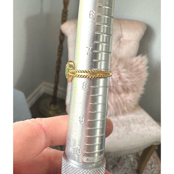 Heart Ring with Dark Green Pave Rhinestones, Gold Tone band - Picture 4 of 4